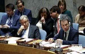 Генсек ООН Гутерріш (ліворуч на передньому плані) заявив, що настав "один із найтривожніших моментів" війни в Сирії