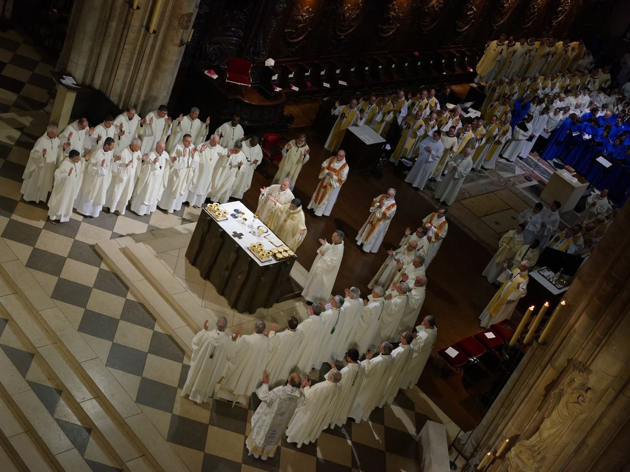 Архиепископ попросил молиться за больных и их опекунов