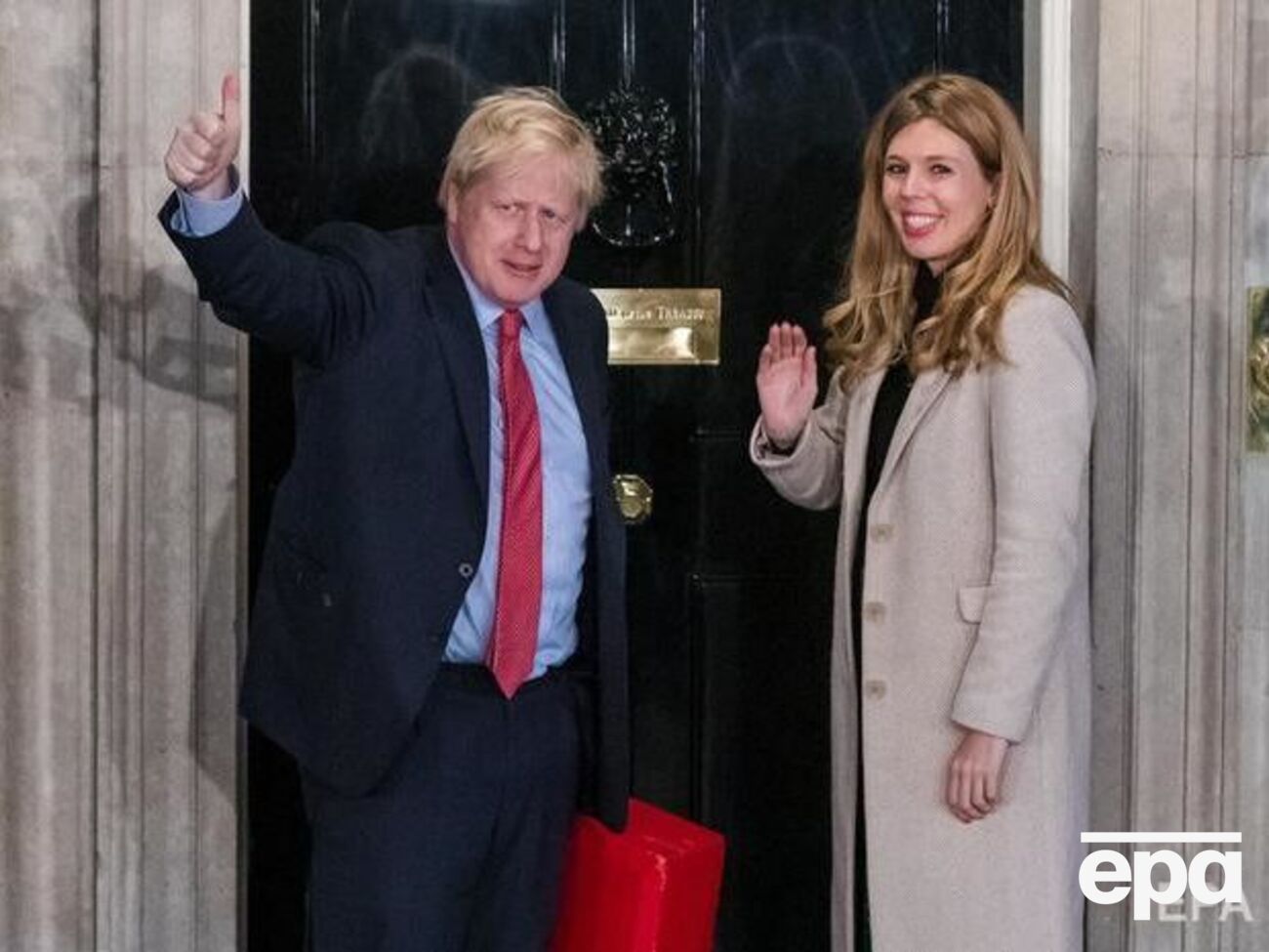 Сімондс стверджує, що вони із Джонсоном уже побралися