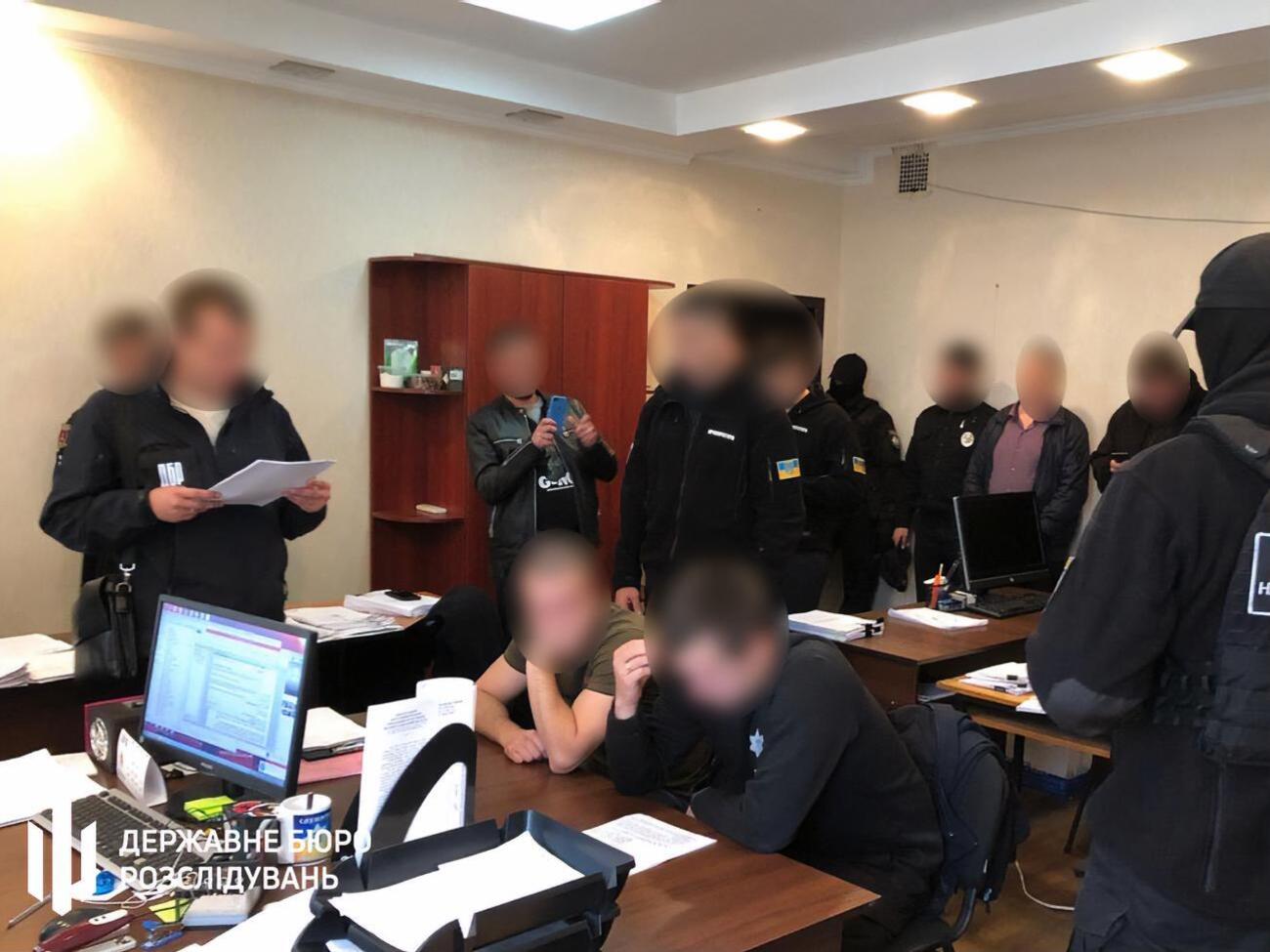 У разі доведення провини поліцейських їм загрожує позбавлення волі на строк від трьох до восьми років