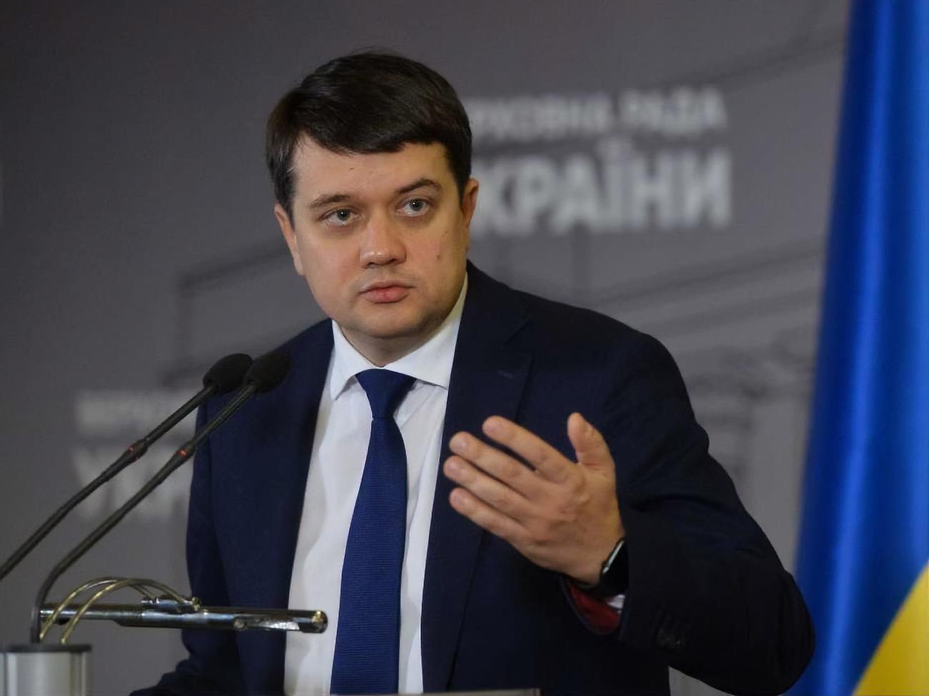 Разумков: Значок, мандат, посада народного депутата &ndash; не привілей, а відповідальність