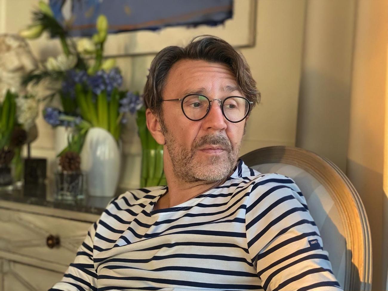 Шнуров:&nbsp;Все начнут друг с другом сраться.&nbsp;Атеистов на костер!&nbsp;Дай бог, обойдется, братцы,&nbsp;Без насилия сестер