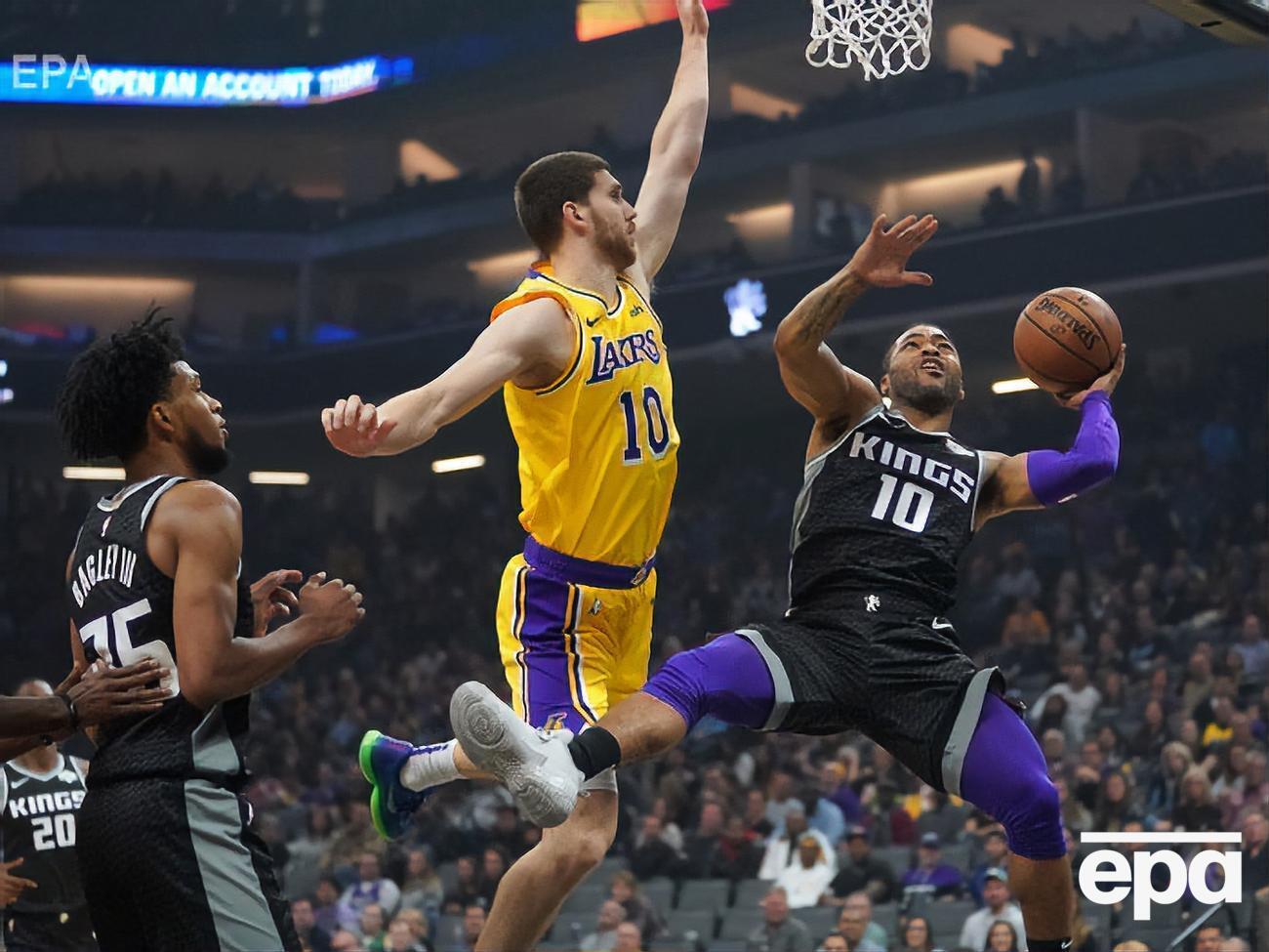 Михайлюк (у центрі) віддав чотири результативні передачі