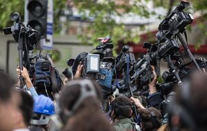 Четыре из шести подписантов заявления являются соавторами проекта закона "О медиа"