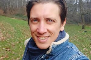 Альфонсо Олівер заспівав про проблеми італійця в Україні