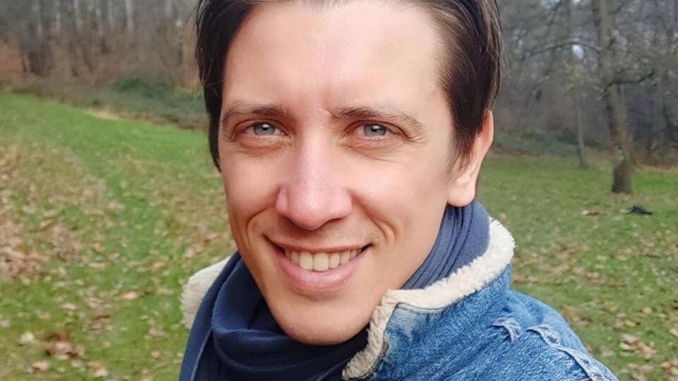 Альфонсо Олівер заспівав про проблеми італійця в Україні