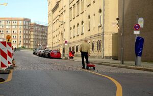 Художник Саймон Векерт провел эксперимент, чтоб показать, какое влияние оказывают на людей виртуальные карты