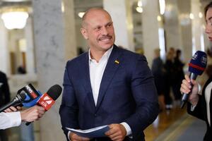 Кива сказал, что он "парламентарий европейского государства" и выступает "за межпарламентские взаимоотношения, которые будут укреплять страну и приносить пользу народу"