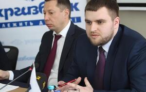 Вишнев (на фото справа) заявил, что занимается другими проектами