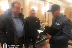 За даними ДБР, чиновник вимагав 2,5 млн грн