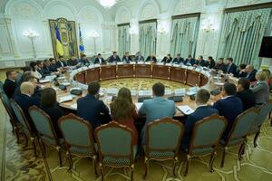 Зеленський провів нараду 4 лютого