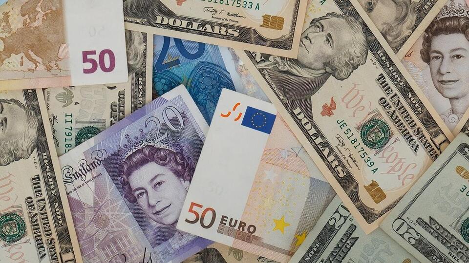 Гривна укрепилась относительно основных мировых валют