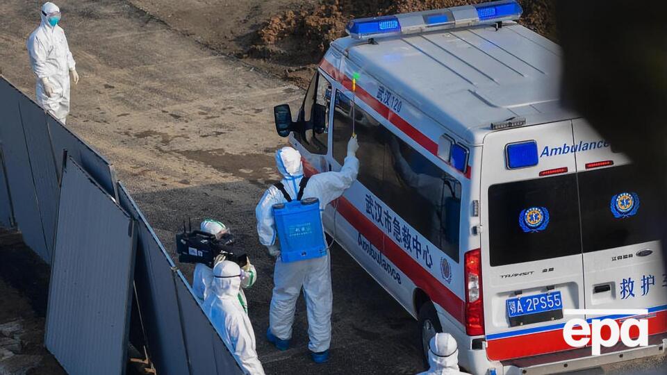 У Китаї оприлюднили нові дані про хворих і померлих