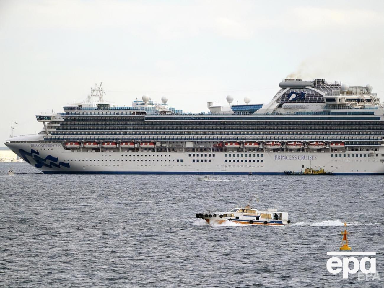 С Diamond Princess эвакуировали 10 заболевших
