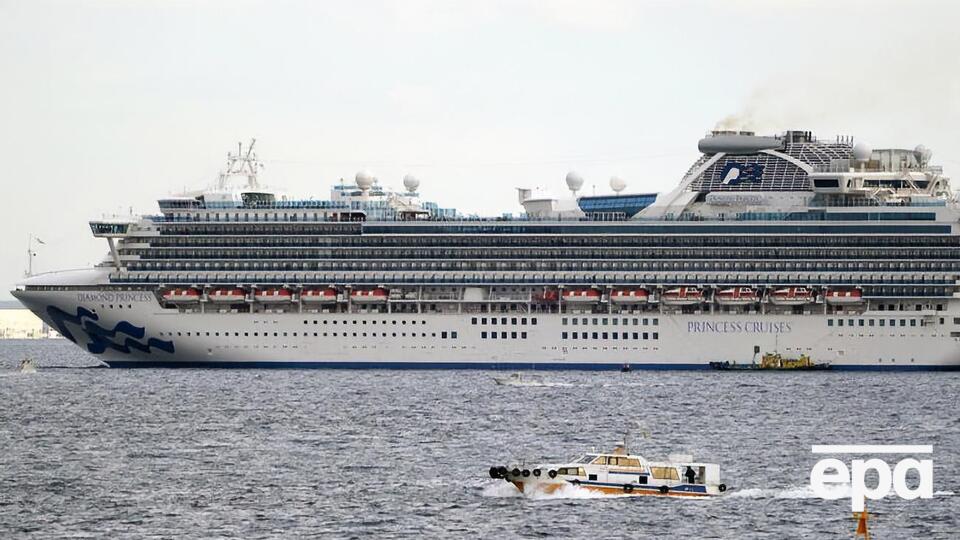 С Diamond Princess эвакуировали 10 заболевших