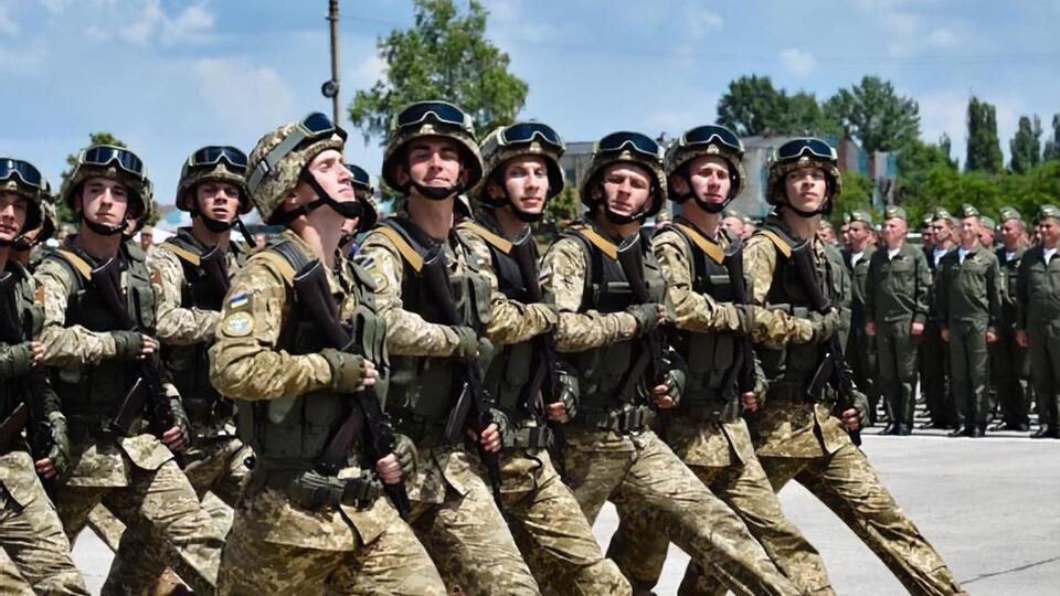 На время проведения призывных кампаний Минобороны организует предоставление консультаций, сообщил Загороднюк