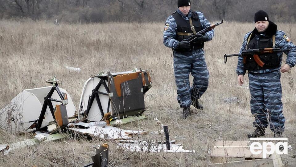 Boeing 777, летевший из Амстердама в Куала-Лумпур, потерпел крушение 17 июля 2014 года вблизи Тореза Донецкой области