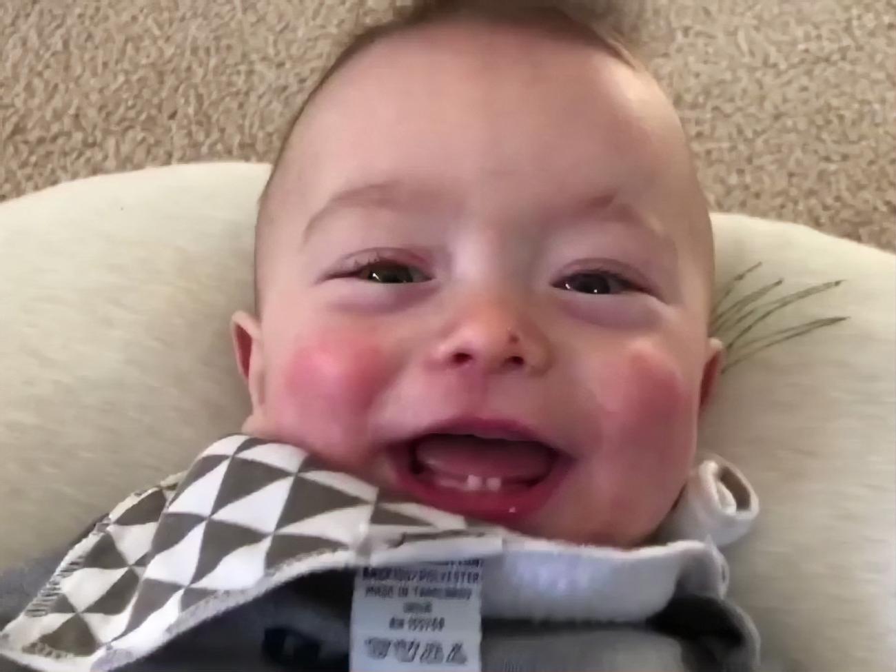 Ролик Baby Ryan "Sings" Thunderstruck за тиждень набрав понад 3 млн переглядів