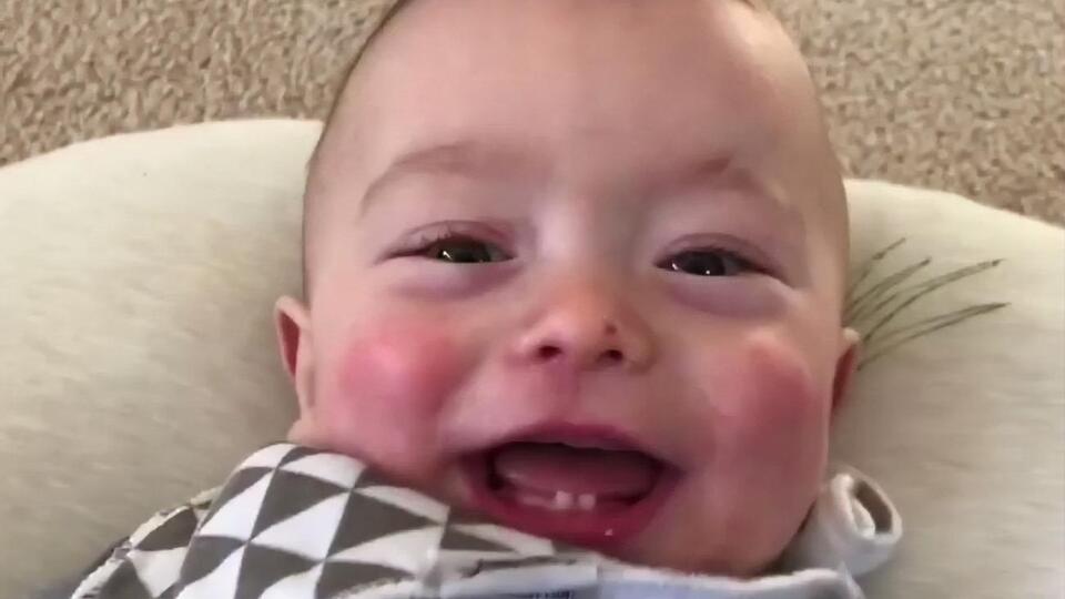 Ролик Baby Ryan "Sings" Thunderstruck за тиждень набрав понад 3 млн переглядів