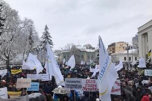 Митингующие попросили президента назначить ответственного за организацию переговоров между представителями государства и владельцами компании