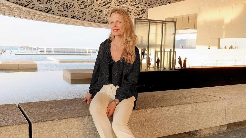 Фреймут: Як тримати чашку з кавою, а як із чаєм?