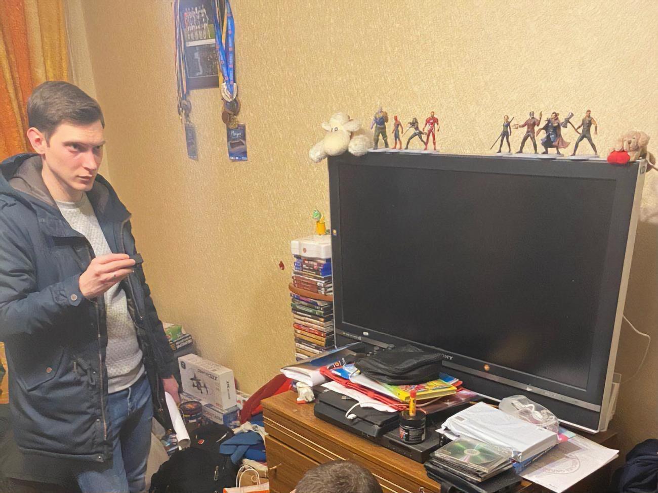 У трьох журналістів телеканала "1+1" відбуваються обшуки
