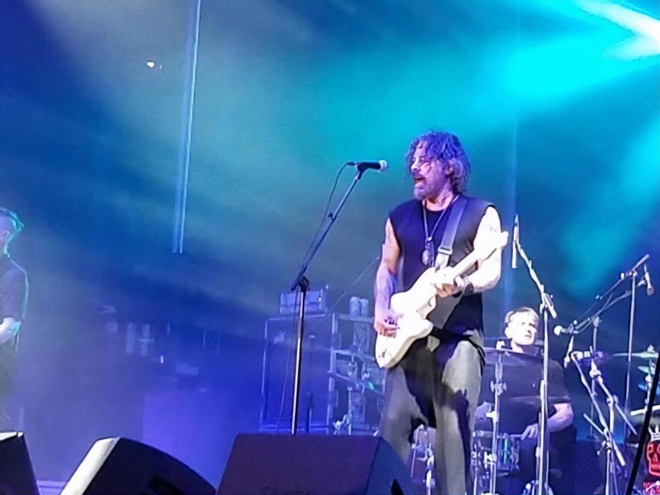 В финале ролика показано концертное выступление Коцена