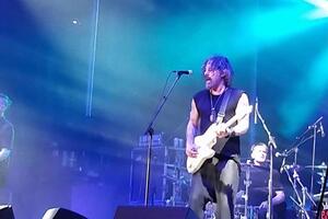 В финале ролика показано концертное выступление Коцена