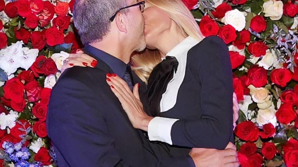 Кернес: Целоваться надо так, чтобы окружающим было приятно