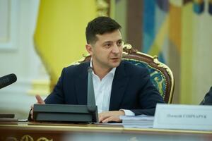 Зеленский сказал, что журналисты "должны были сами обратиться в СБУ и помогать следствию", сообщило издание