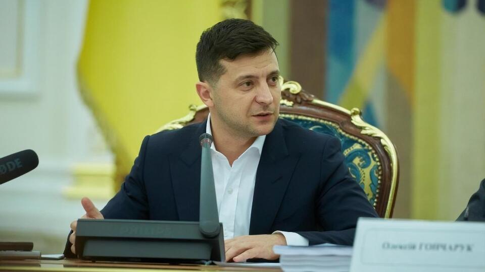 Зеленский сказал, что журналисты "должны были сами обратиться в СБУ и помогать следствию", сообщило издание