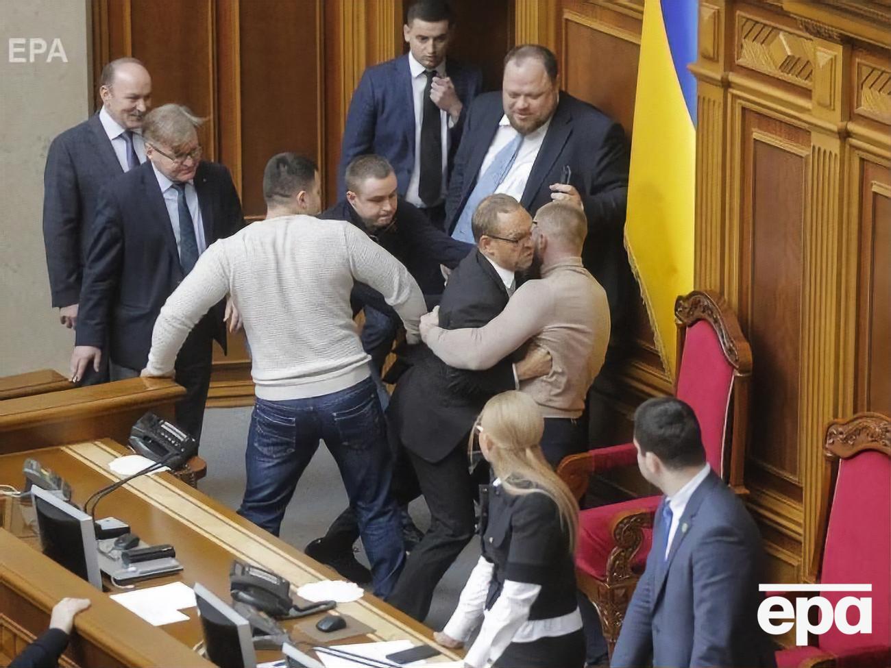 У Раді 6 лютого сталися бійки