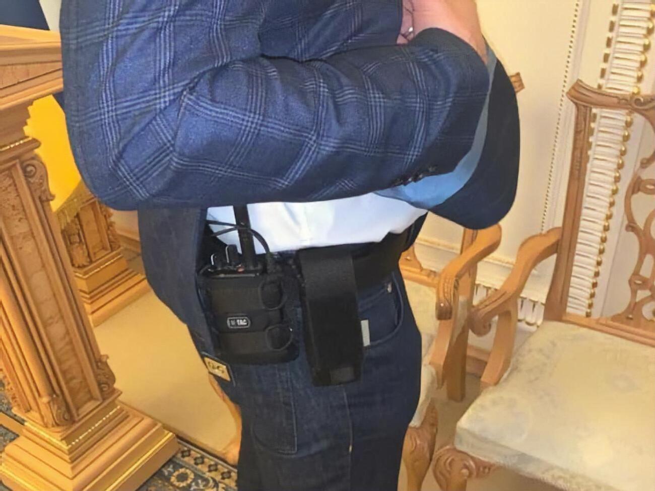 В УДО запевняють, що їхні працівники не носять зброї в залі засідань Ради