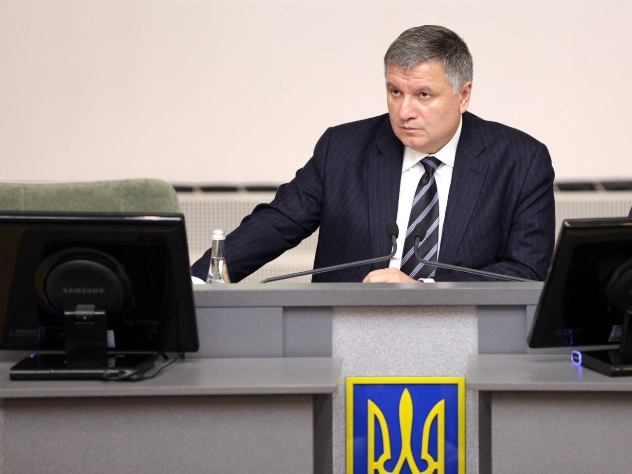Аваков (на фото) назвал Сытника "идиотом"