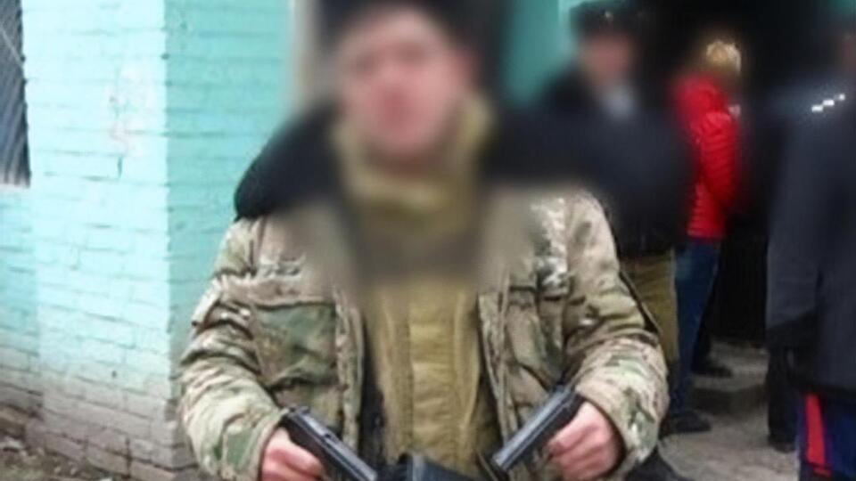 Чоловіки отримували від кримських окупантів медалі