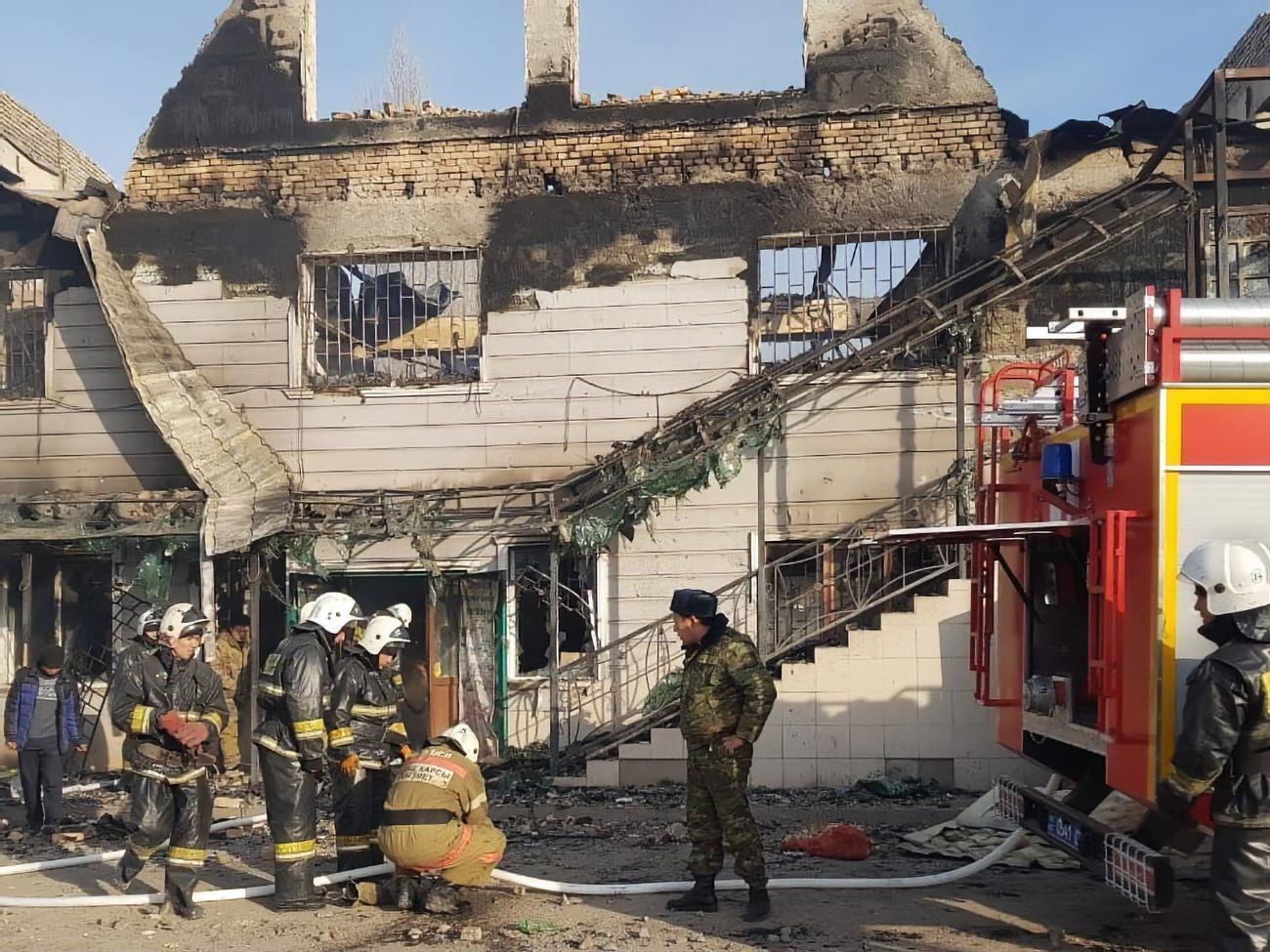 Влада повідомила, що під час заворушень було підпалено понад 30 будинків. За даними ЗМІ, ідеться про власність етнічних дунганів