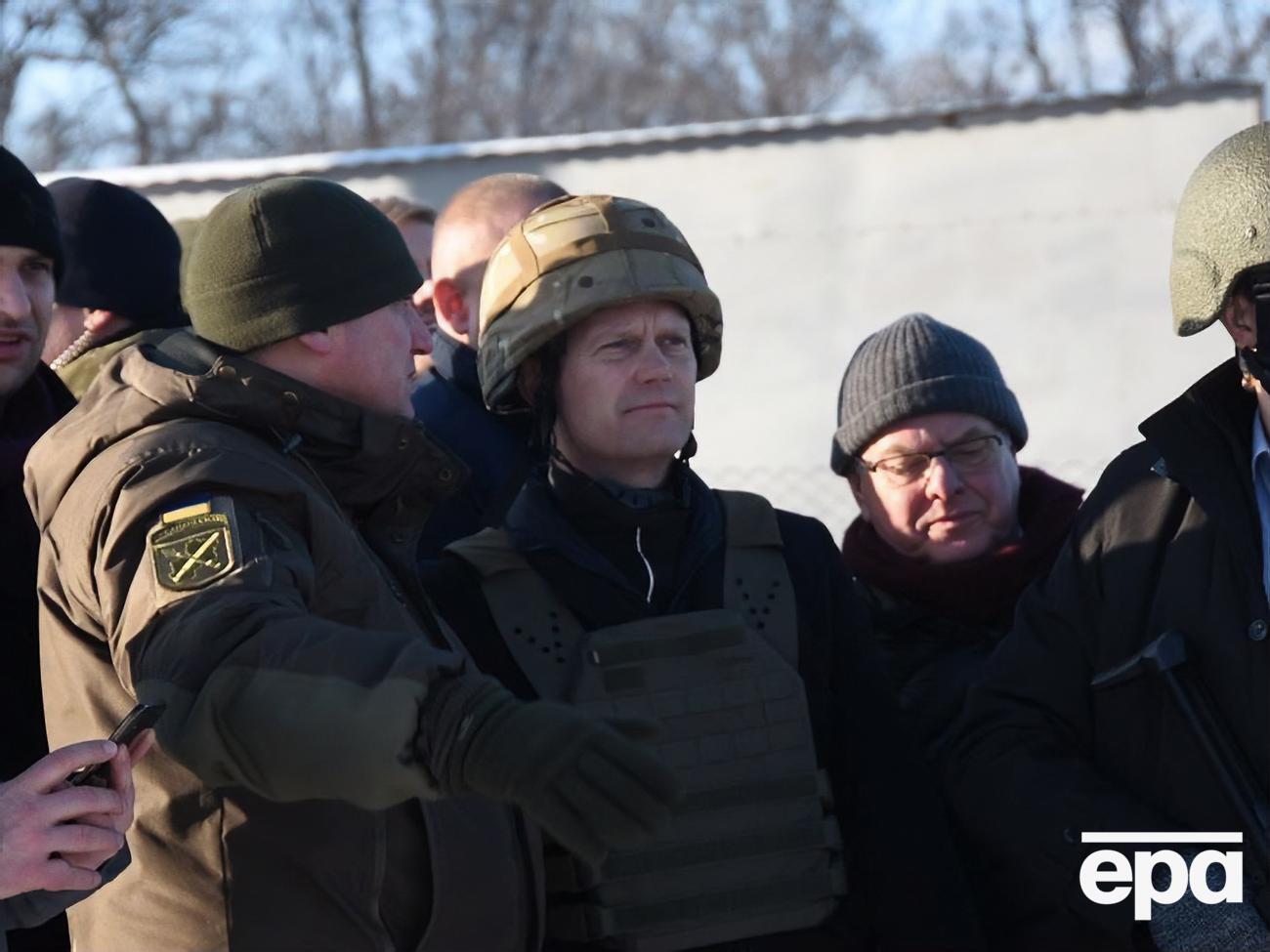 Кофод (на фото в центрі) приїжджав на Донбас зі своїми співвітчизниками