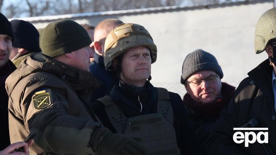 Кофод (на фото в центре) приезжал на Донбасс со своими соотечественниками