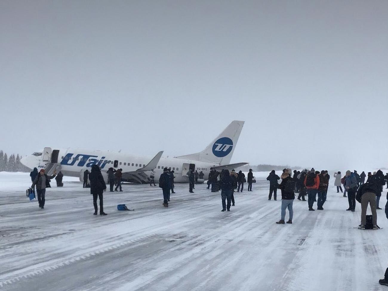 Во время жесткой посадки один пассажир получил травму колена