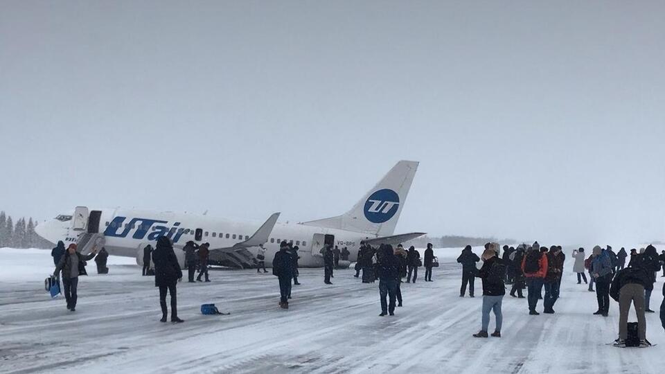 Во время жесткой посадки один пассажир получил травму колена