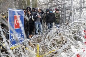 На границе с Грецией у беженцев возникли проблемы