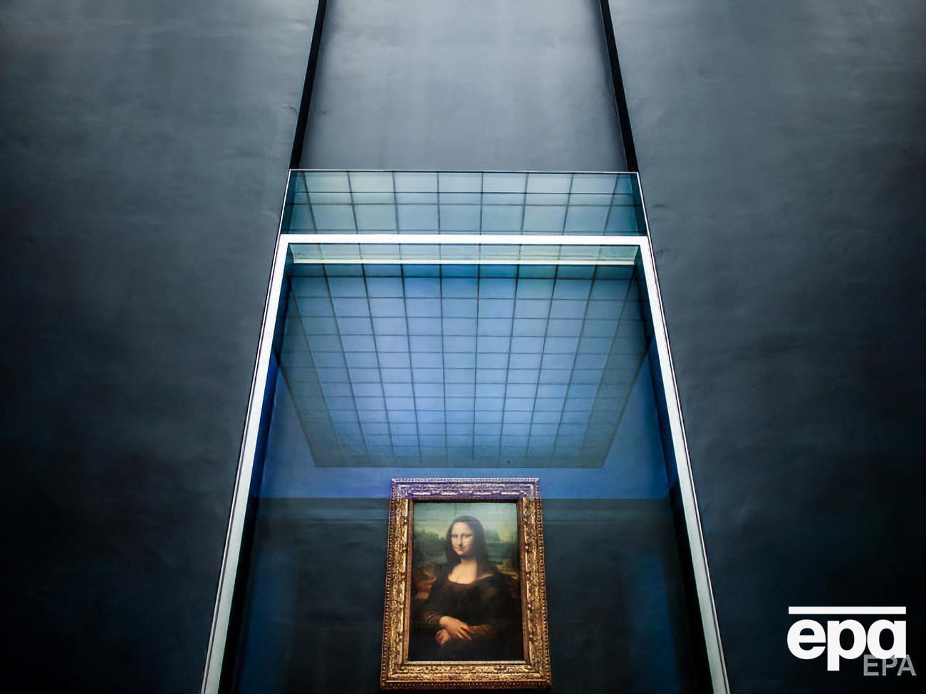Экспозиция Лувра недоступна для посетителей