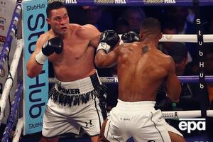 Паркер (на фото ліворуч) сподівається на поєдинок наприкінці 2020 року