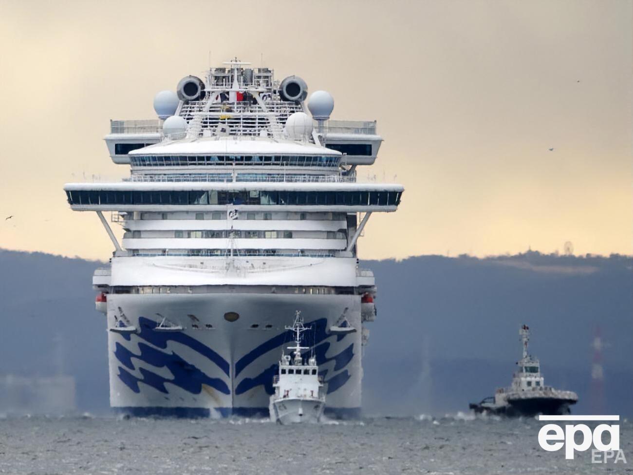 Лайнер стоит на карантине с 3 февраля