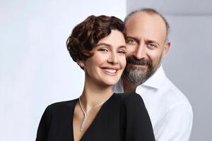 Эргенч живет с браке с женой Бергюзар Корель десять лет