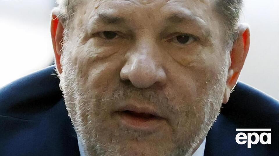 За действиями Вайнштейна, находящегося в палате тюремного лазарета, ведется круглосуточное наблюдение