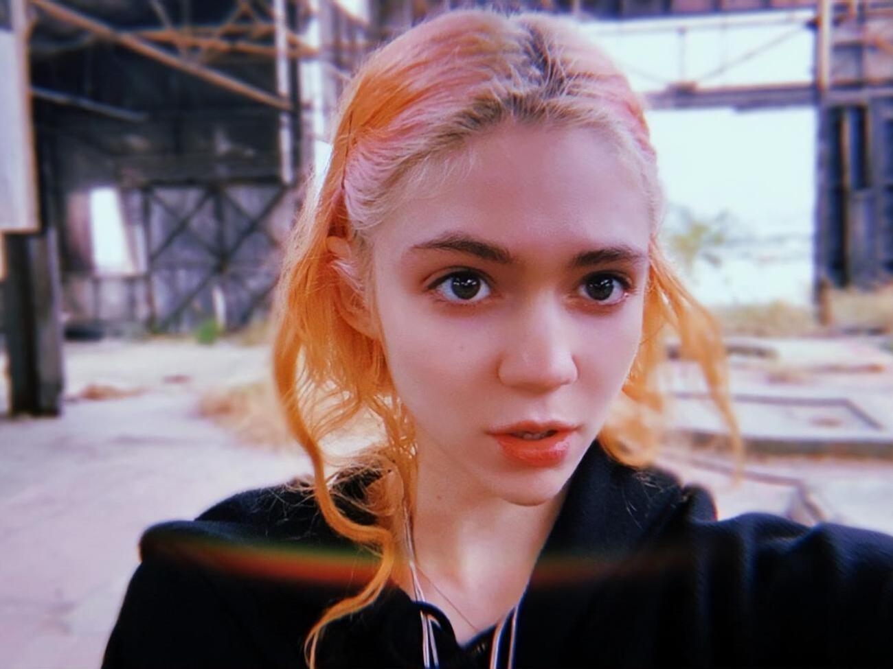 Граймс: Цікаво, хто-небудь із нас уже пережив коронавірус, навіть не знаючи про це?