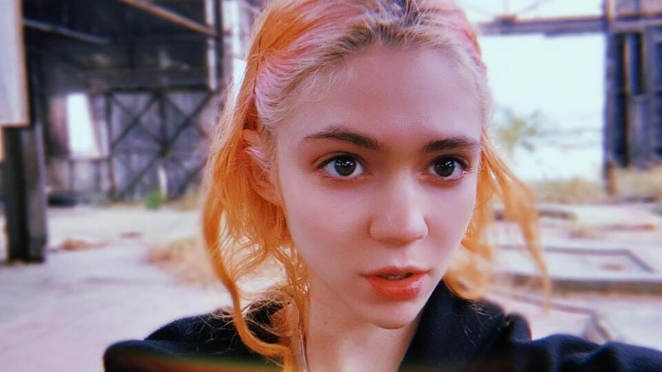 Граймс: Цікаво, хто-небудь із нас уже пережив коронавірус, навіть не знаючи про це?