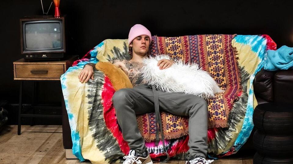 Композиция Forever вошла в альбом Бибера Changes, релиз которого состоялся 14 февраля