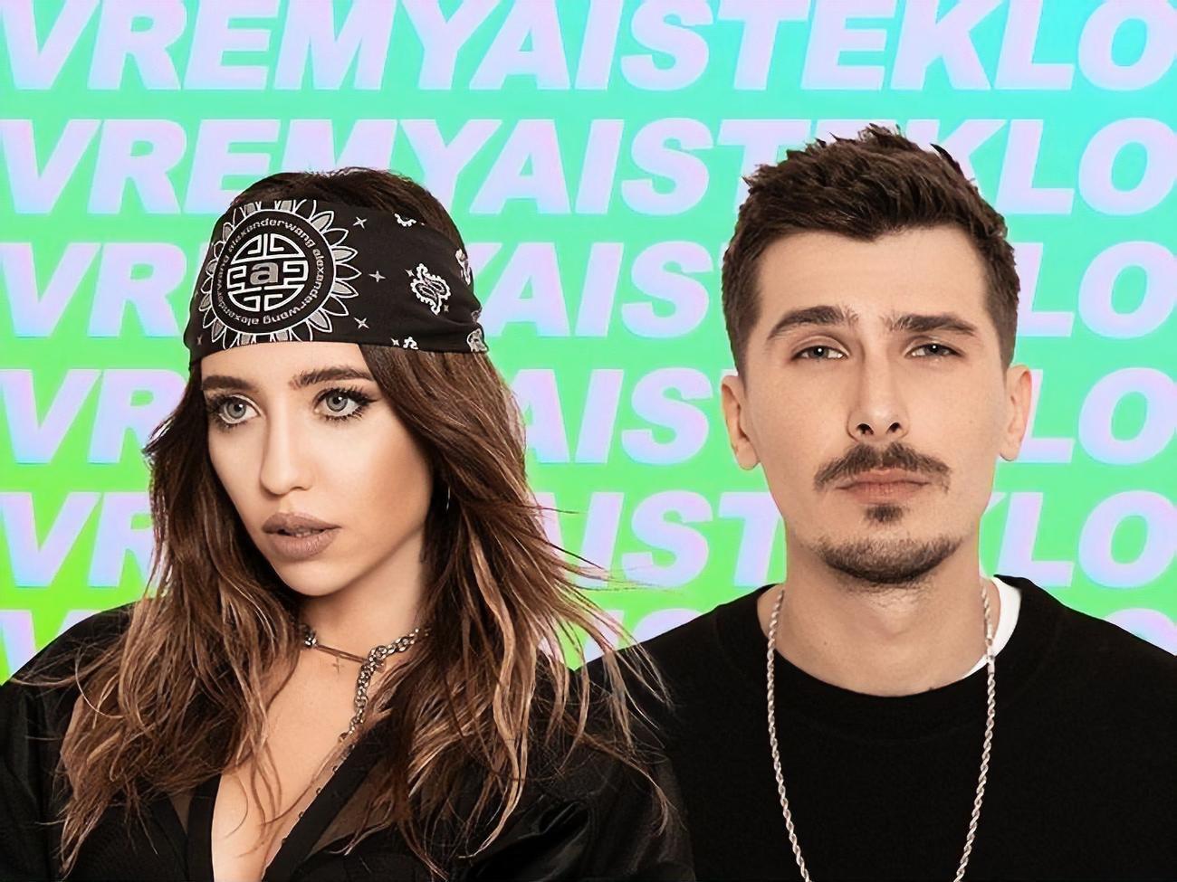 У кліпі показали, як Дорофєєва та Позитив дивляться своє архівне відео